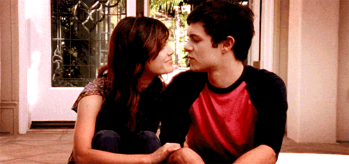 Lessons We Learned About Love from Seth and Summer From The O.C.