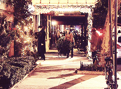 The Christmas Season Told By The Upper East Siders Of 'Gossip Girl'