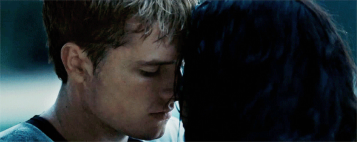 Hunger-games-katniss-and-peeta GIFs - Get the best GIF on GIPHY