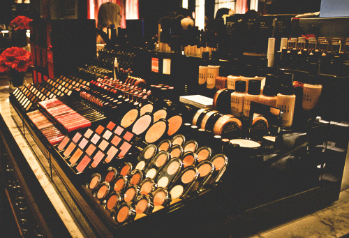 11 Signs That You Are A Make-Up Addict | The Odyssey Online
