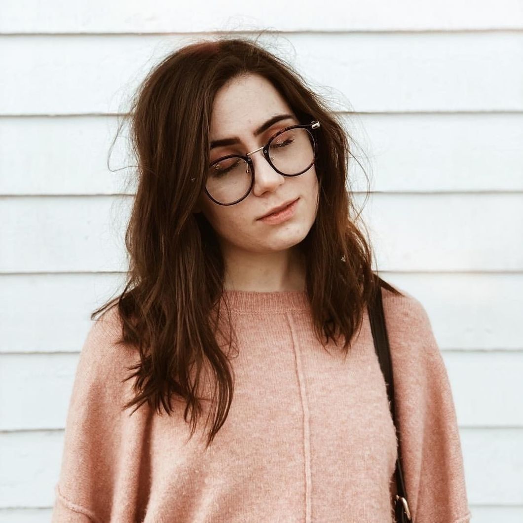 5 Reasons If You're Not Paying Attention To Dodie, You're Doing It Wrong