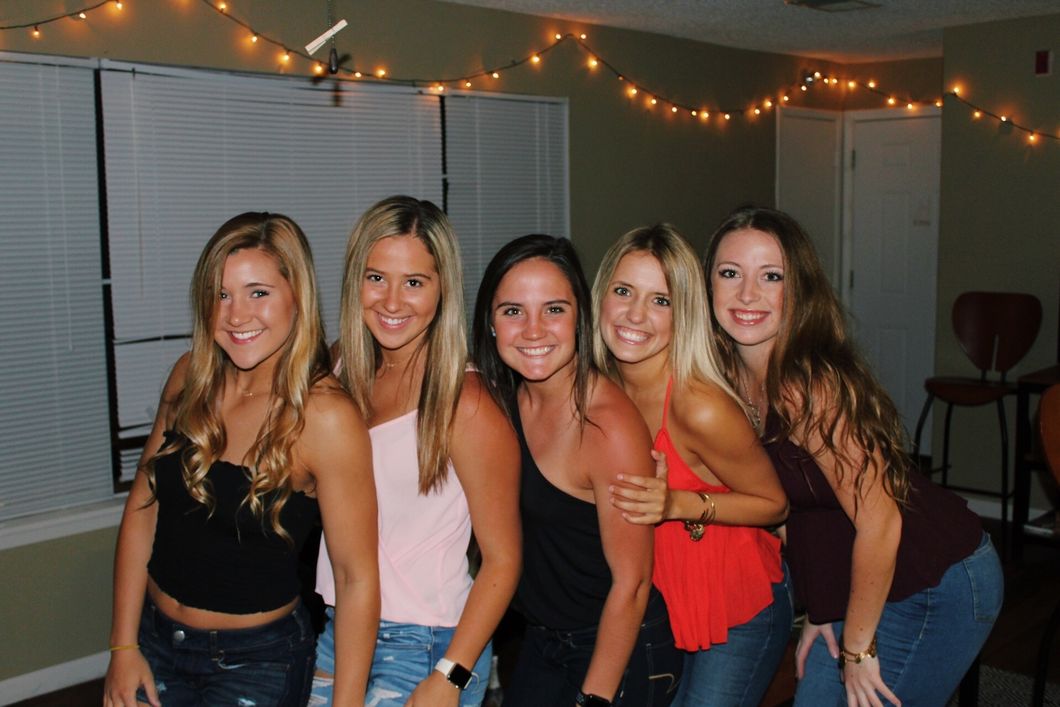 40 One-Liners You've Said To Your College Roommates, Repeatedly