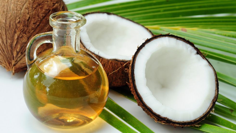 Easy Beauty Tricks with Coconut Oil 
