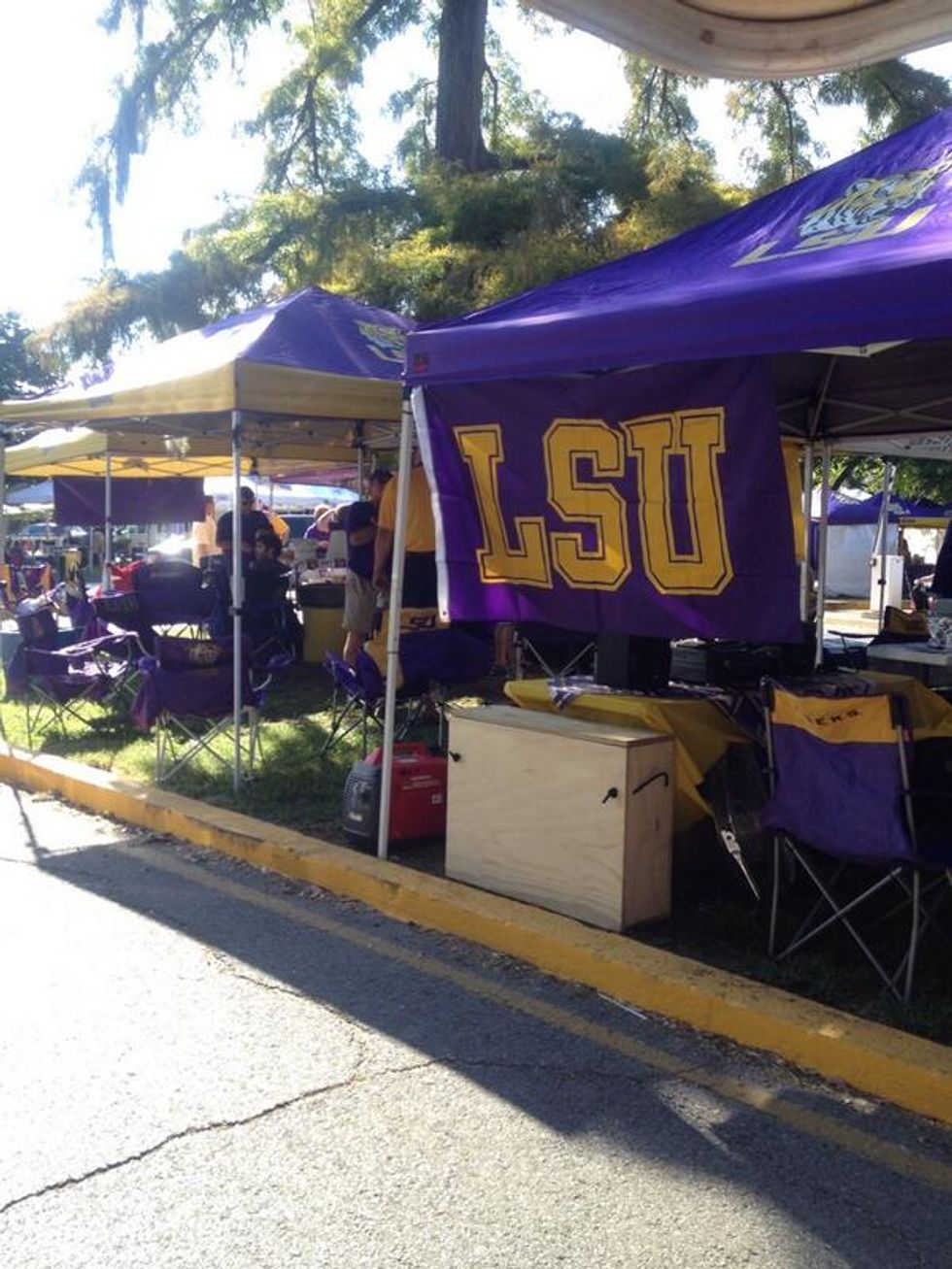 10 Things You Think When You See Your Ex at a Tailgate