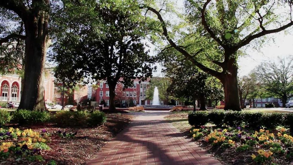 20 Thoughts You Have While Going To Class At ECU