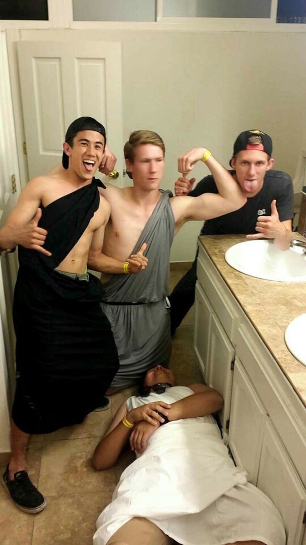 8 Things You Do at Frat Parties That You Probably Shouldn't Do