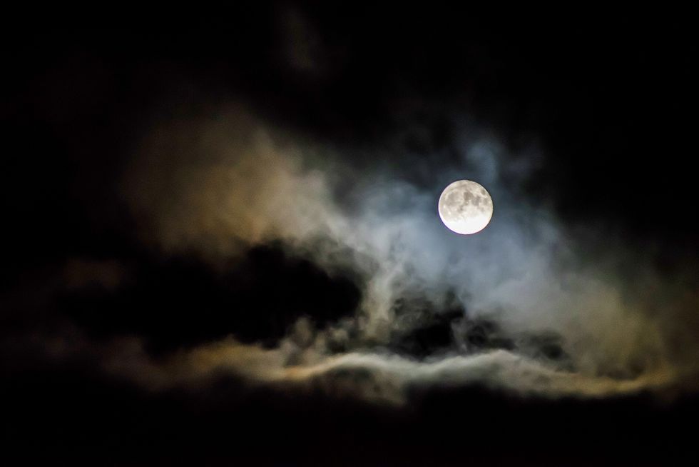 Poetry On Odyssey: La Luna