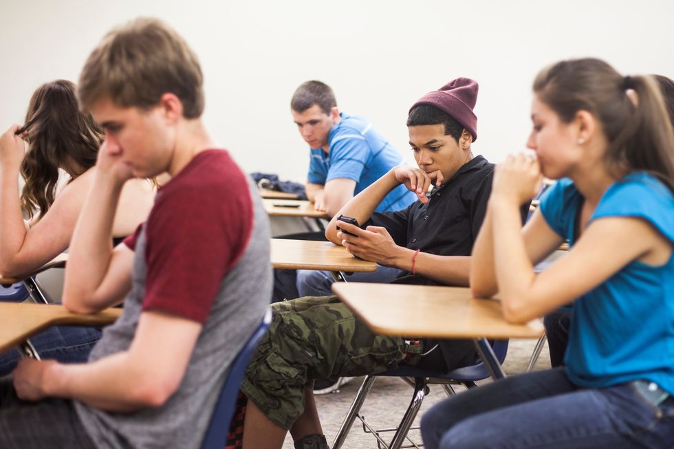 17 Things Every College Kid Does In A Classroom Besides Learn | The ...