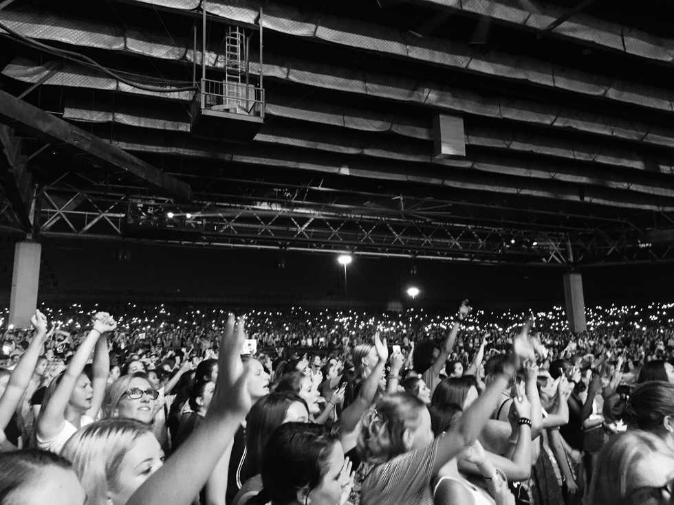 5 Problems You Face If You're A Total Groupie