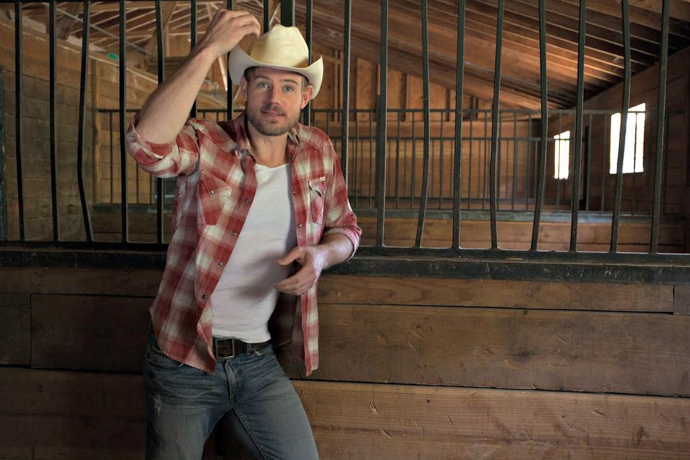 25 TV Hunks To Make You Forget About That Silly Boy