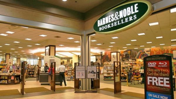 15 Thoughts You Have At Barnes & Noble
