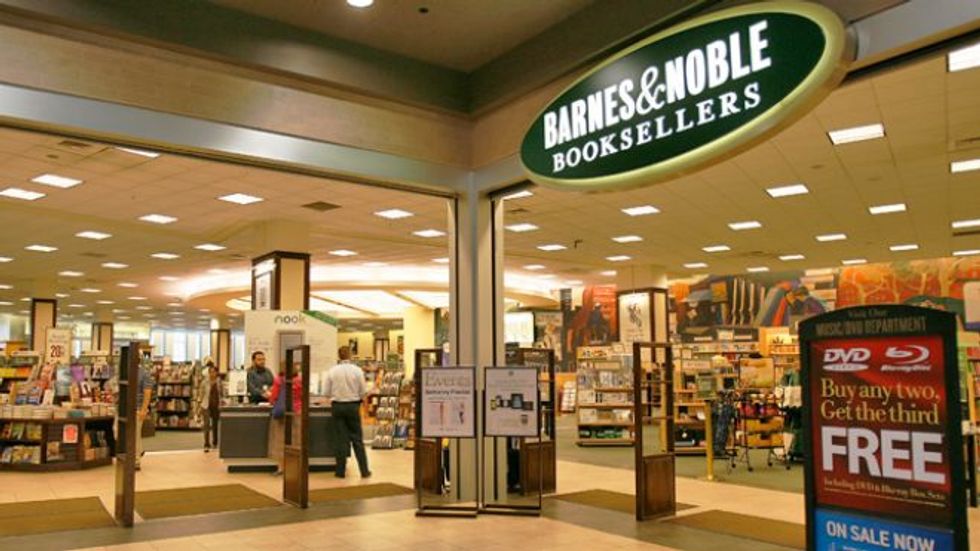 15 Thoughts You Have At Barnes & Noble