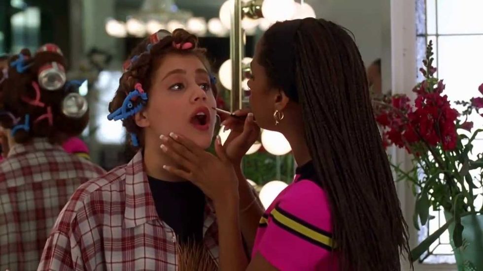 26 Comments EVERY Girl Makes While Getting Ready