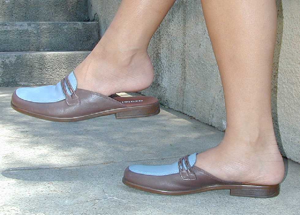 Tips For Wearing Loafers To Work