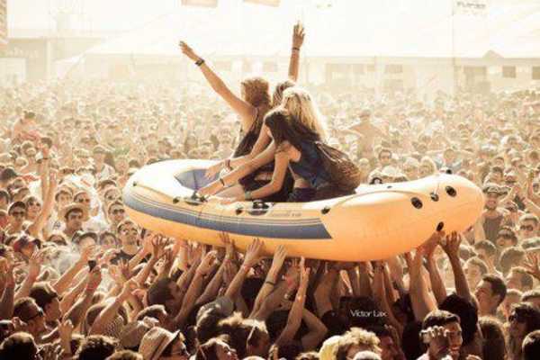 16 Phases All Concert Goers Have Experienced