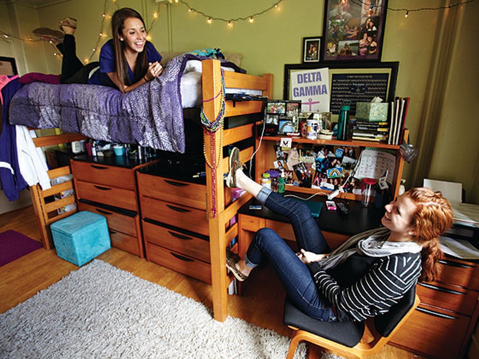 Six Things Incoming Freshmen Need To Add To Their Dorm Checklist