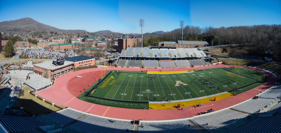 18 Signs You Go To Appalachian State University
