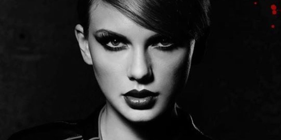 Why Taylor Swift Really Kind Of Sucks