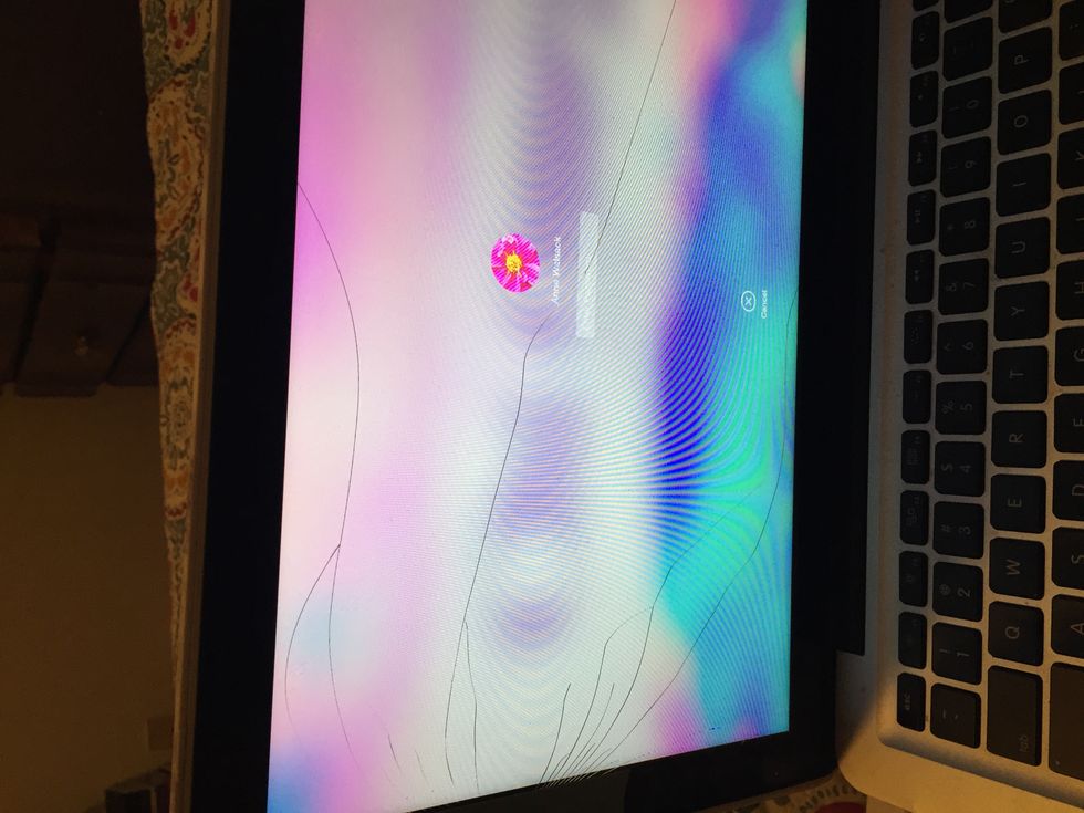 6 Thoughts You Have When Your Laptop Screen Cracks | The Odyssey Online