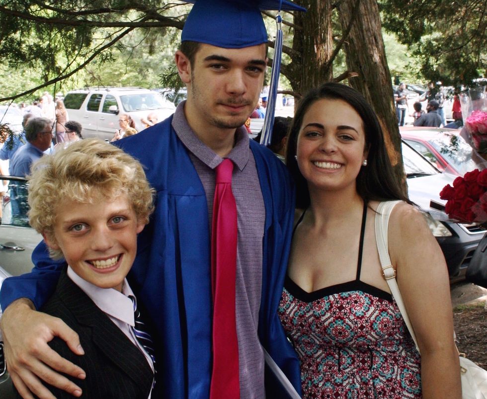 12 Advantages Of Being The Oldest Sibling