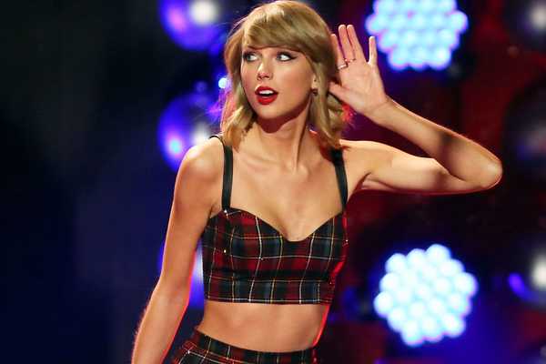 Why We Need More Celebrities Like Taylor Swift