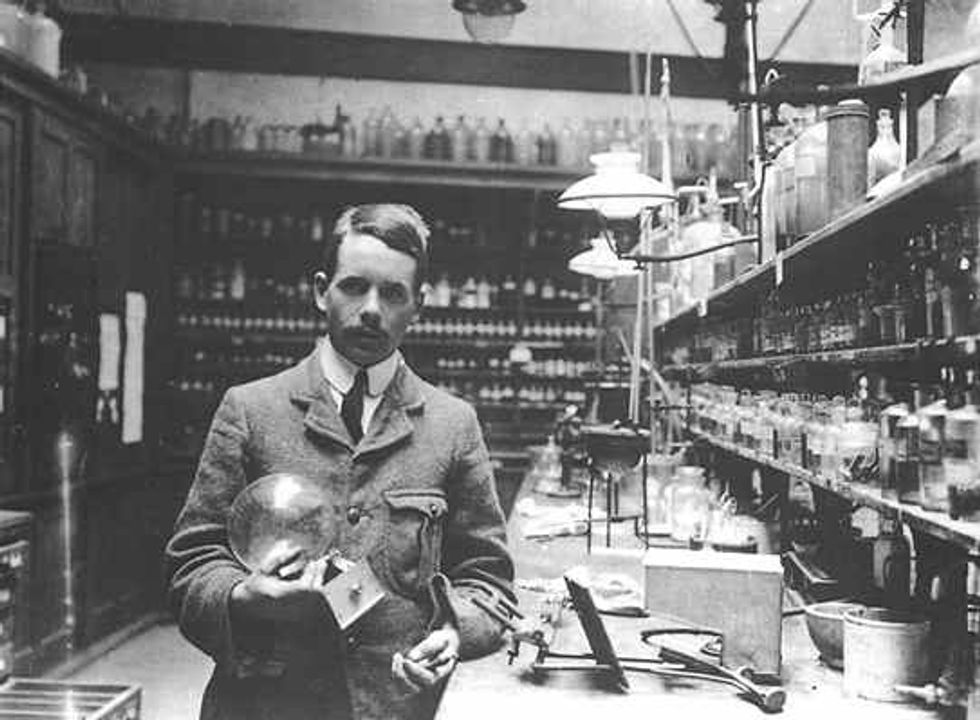 ​A Short Biography Of Henry Moseley