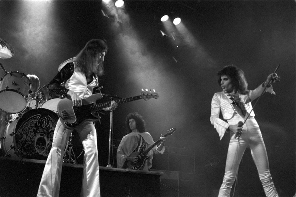 Music Mondaze: The Best Live Performances of Freddie Mercury And Queen