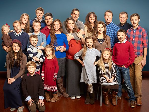 10 Things Only People From Giant Families Understand