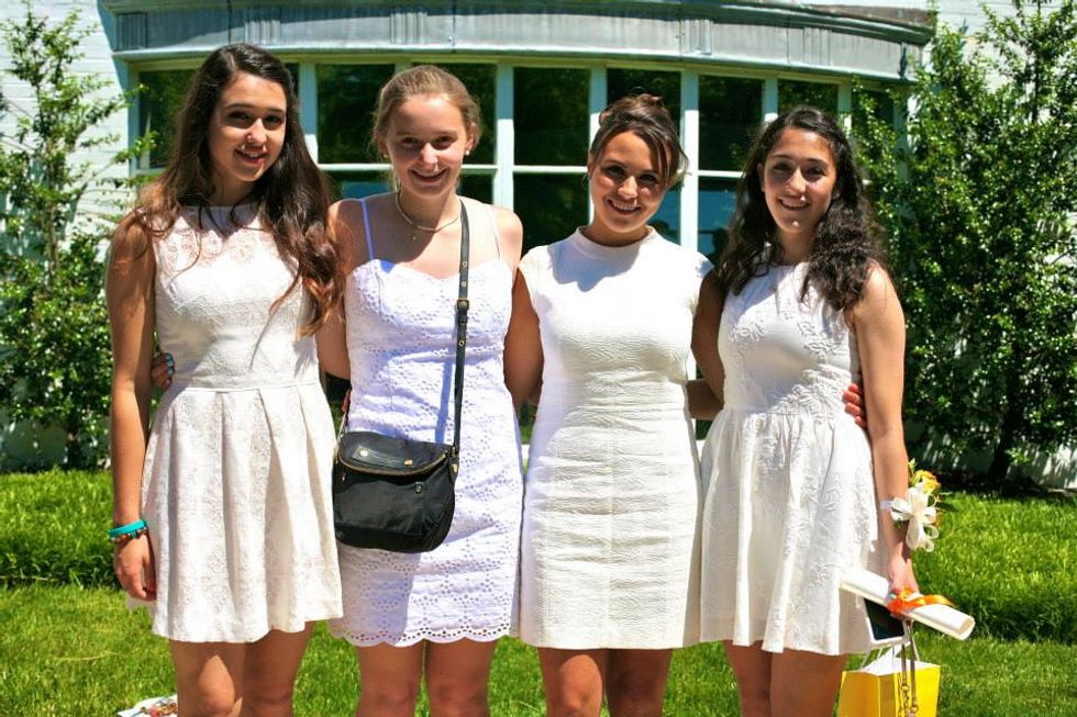 25 Signs That You Went To A Small High School