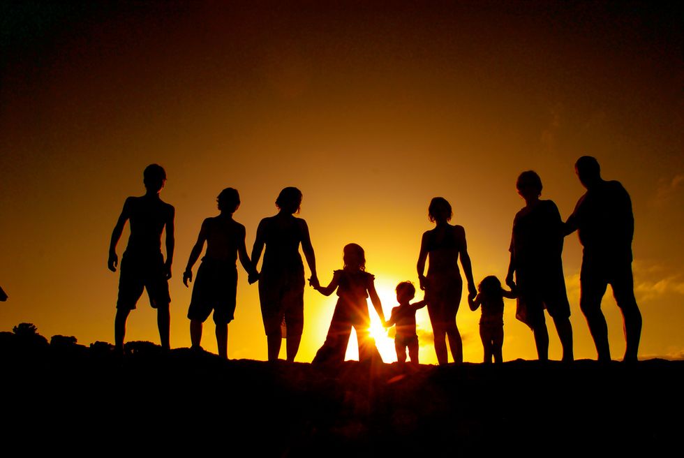 20 Things That Only Kids From Big Families Understand