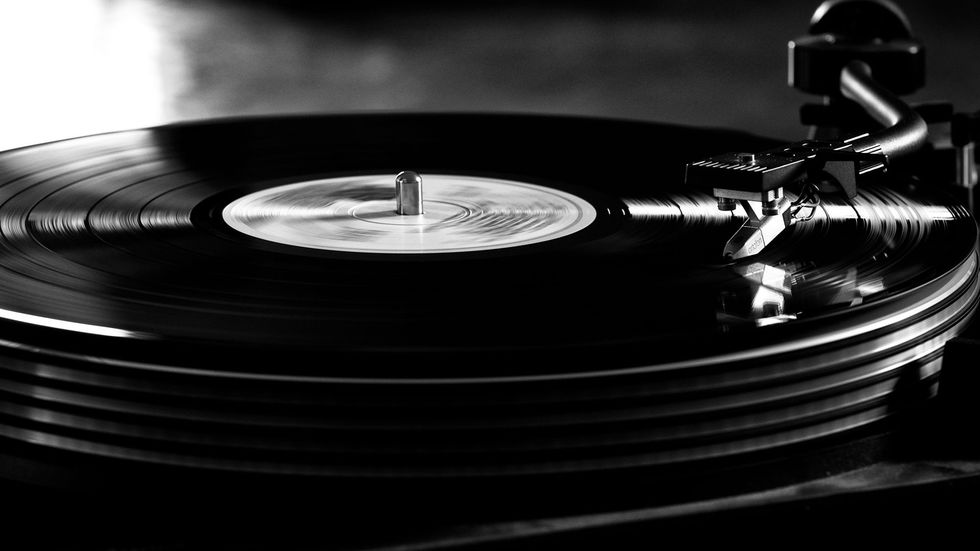 Six Reasons Why Record Players Are A Good Investment For College Students