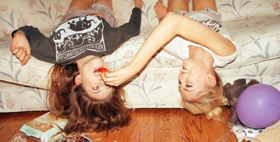 11 Ways to Maintain a Happy, Healthy Roomie Relationship