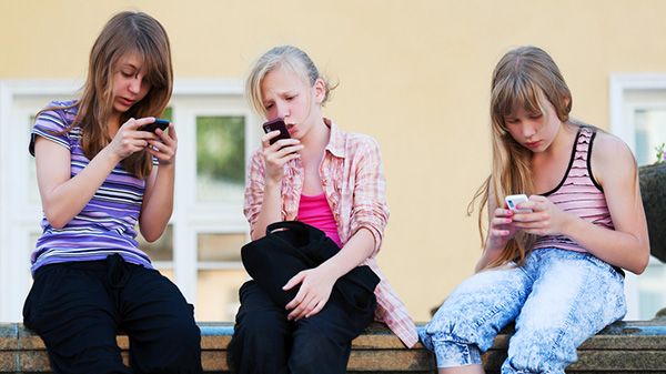 9 Reasons Why Kids Shouldn’t Own Electronics Yet