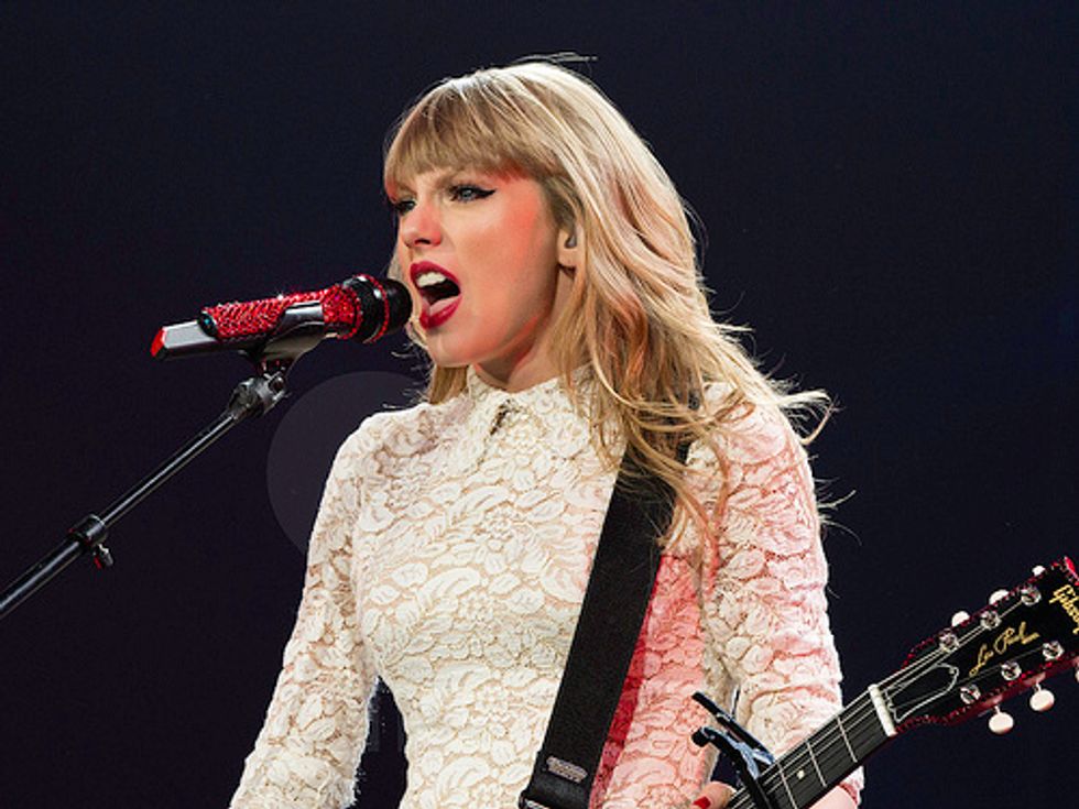 13 Taylor Swift Lyrics for 13 Different Relationships