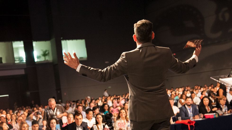 6 Tips For Managing The Public Speaking Anxiety Plaguing You