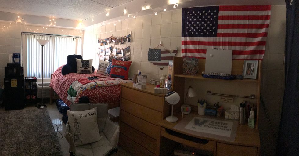 Why I Proudly Chose A USA Dorm Theme
