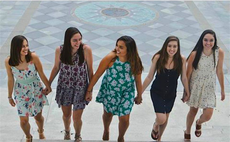 7 Reasons Saying Goodbye To Your High School Friends Is The Worst Thing You'll Ever Have To Do
