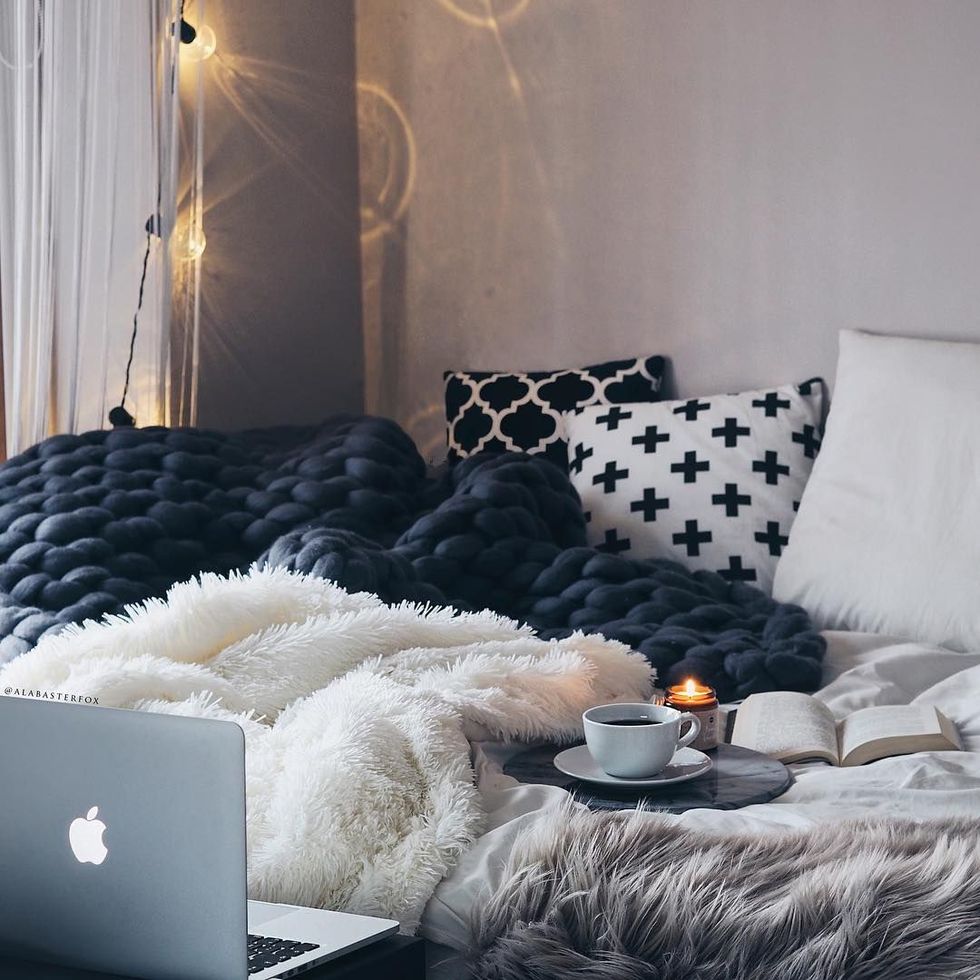 5 Ideas To Make A Dorm Room Complete And Cozy