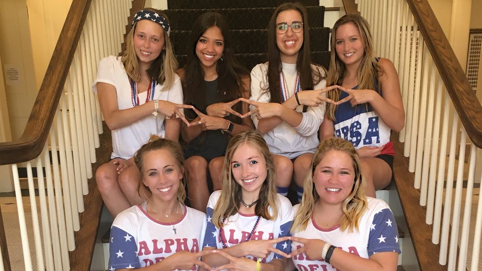 9 Thoughts You Have Moving Into Your Sorority House