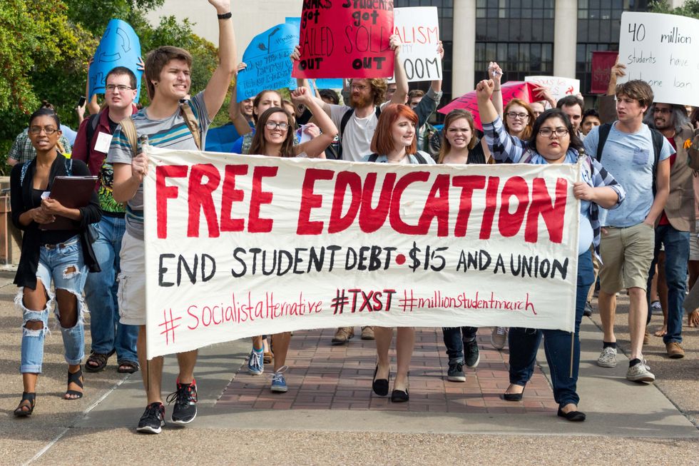 Low-Income Students Are At A Disadvantage In The College Admissions Process