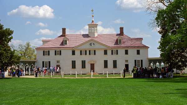 10 Cool Old Houses To Satisfy Your Inner History Nerd