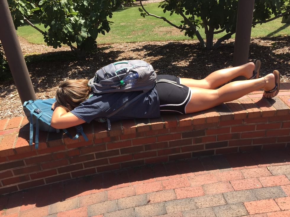 15 Thoughts You Have While Walking To Class