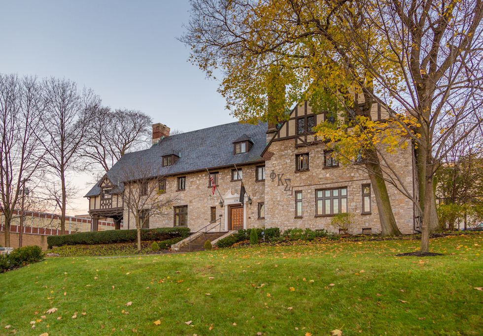 9 Things You'll Overhear When Moving Into A Frat House