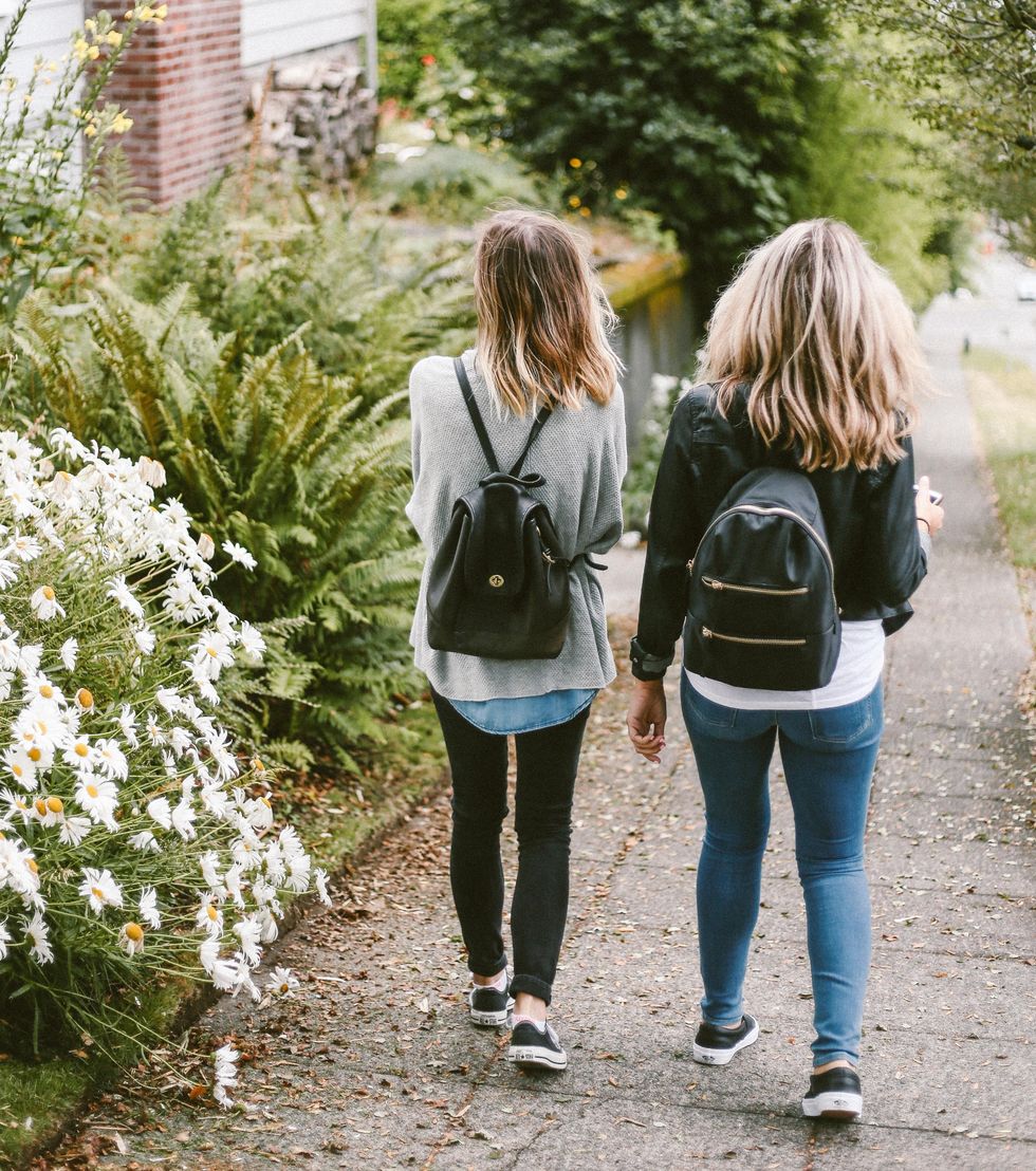 The Thick And Thin Of Friendships: Breaking Apart And Gluing The Pieces