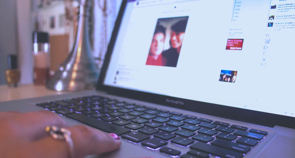 No, My Boyfriend Doesn't Give Me Social Media PDA. Yes, He Still Loves Me