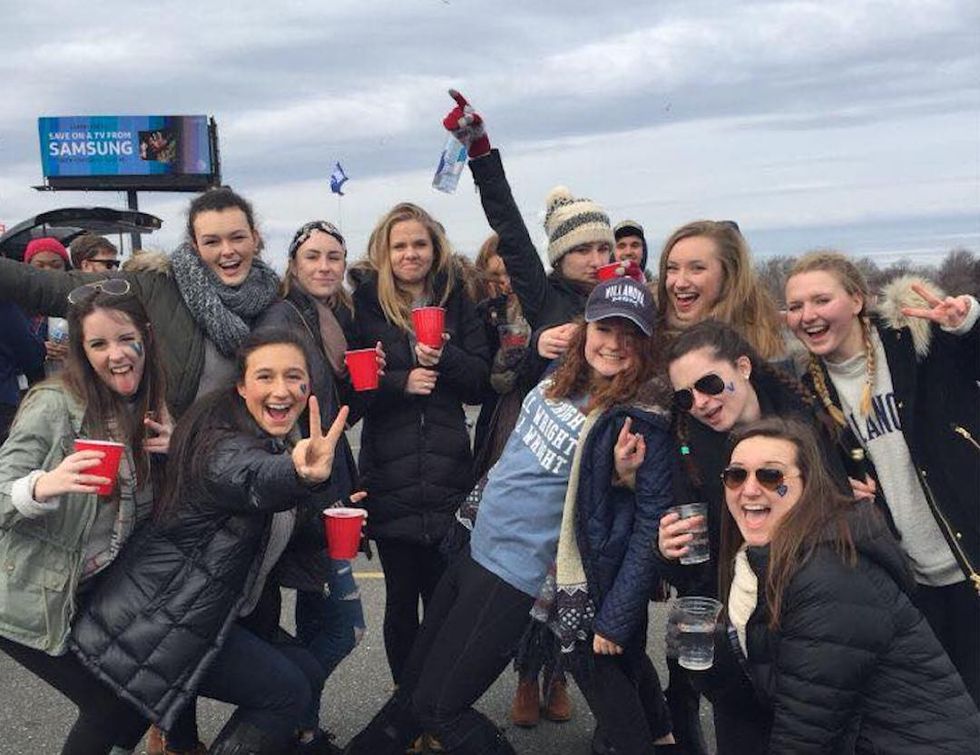 The 7 Stages Of A Wells Fargo Basketball Game