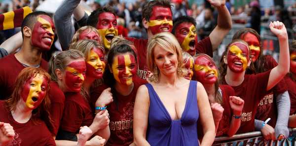 19 Signs You Love Harry Potter Too Much