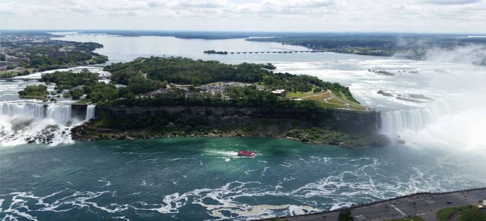 Photo Essay: A Glimpse of Niagara Falls