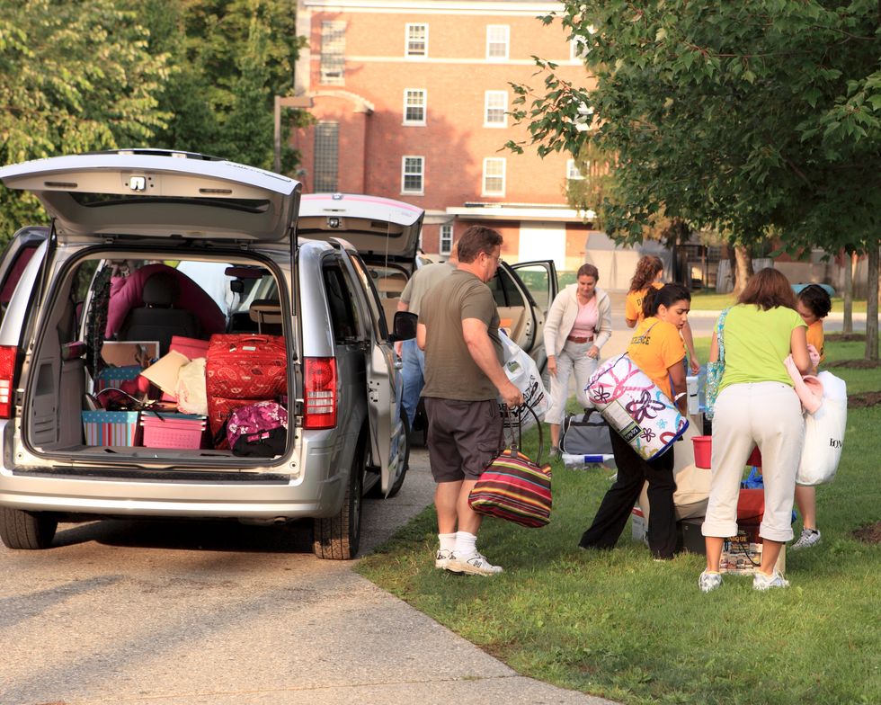 19 Ways To Make Your College Move-In A Success