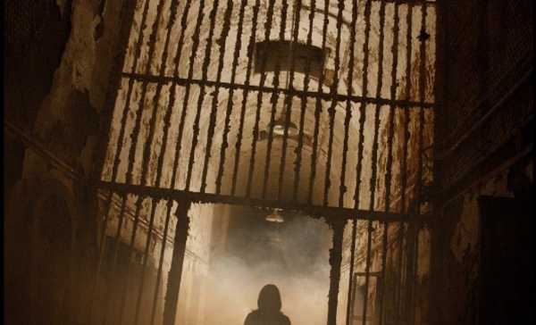 24 Things You Say While Going Through A Haunted House